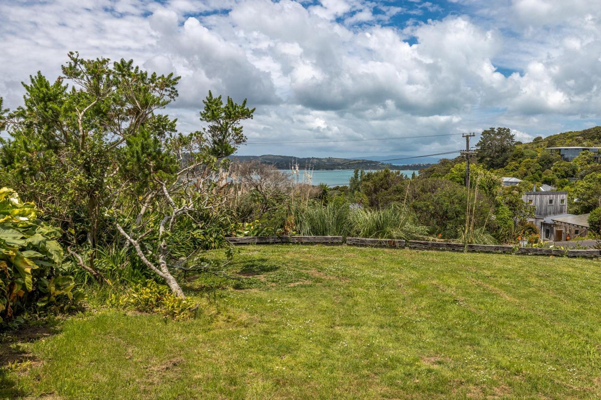 Church Bay Views - Stay Waiheke Oneroa Kültér fotó